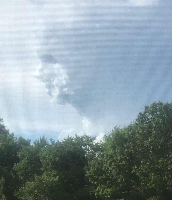 Incredible Face My Father Shot In The Clouds