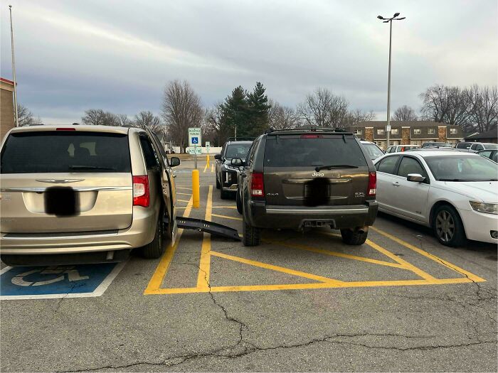 Come Out Of The Grocery Store To This Car On The Right