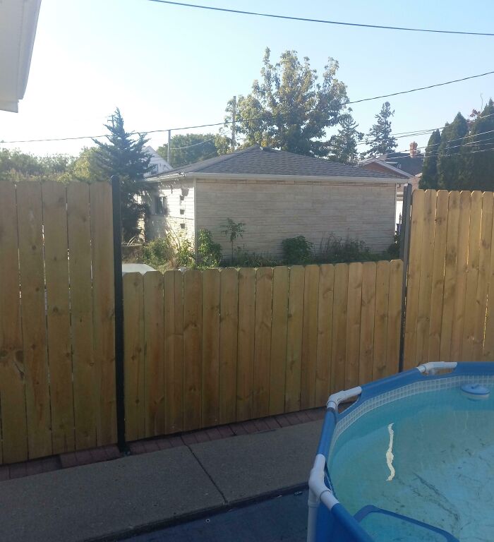 My Friend Put Up A New Fence But Left A Spot So He Could Still Talk To His Elderly Neighbor