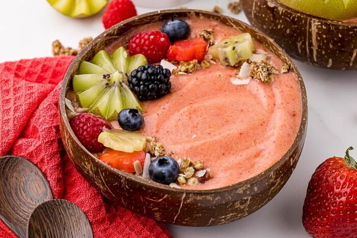 Nature's Own Bowls! Enjoy Your Favorite Smoothies In Sustainable Style With The Coconut Shell Smoothie Bowls