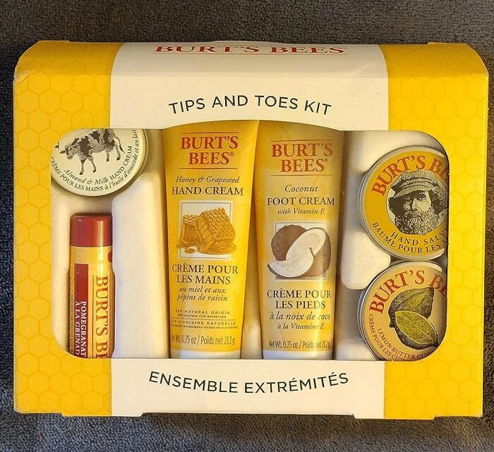 Pamper Yourself Naturally With The Burt's Bees Gift Set