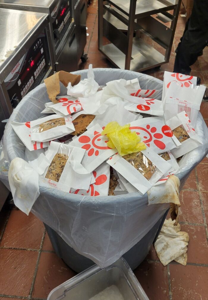 The Manager Would Throw Away Cookies Every Saturday Instead Of Giving Them To The Employees