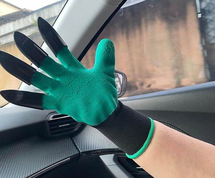 Dig In To Gardening With Confidence And Finesse, Courtesy Of The Clever Claw Gardening Gloves - Designed To Give Your Hands A Grip-Tight Hold On The Task