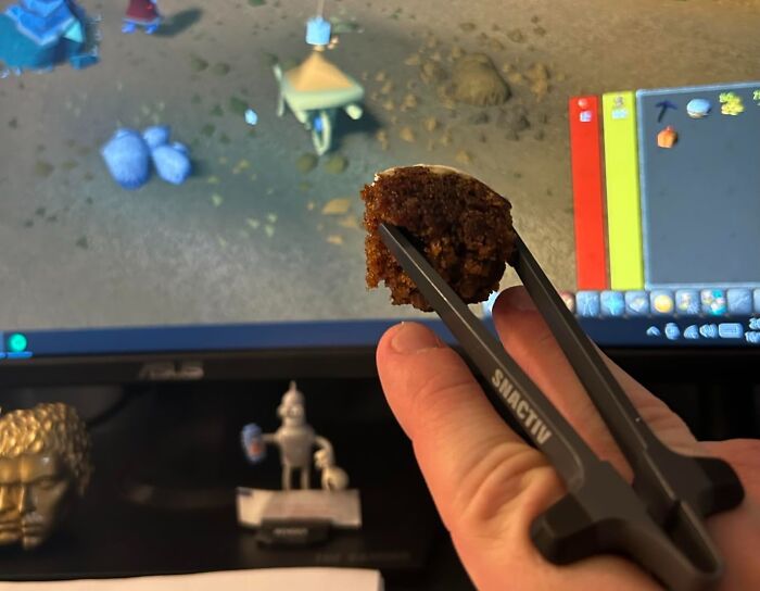 Solve The Perennial Problem Of Crumbs And Messy Snacking With These Handy And Clever Gamer Chopsticks