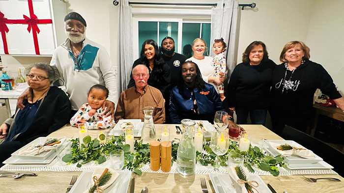 Mailman Saves Stranger’s Life, Their Families End Up Celebrating Thanksgiving Together