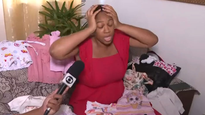 Doctor Runs Out Of Delivery Room After Newborn Tragically Passes Away Due To Her Long Nails