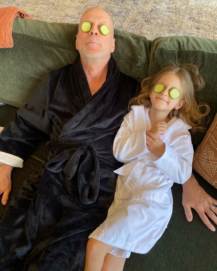 Bruce Willis Seen In Emotional Thanksgiving Photo With Daughters Amid Dementia Battle