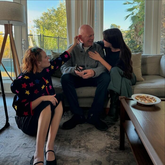 Bruce Willis Seen In Emotional Thanksgiving Photo With Daughters Amid Dementia Battle