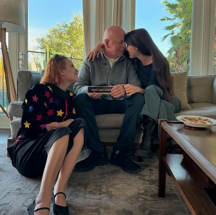 Bruce Willis Seen In Emotional Thanksgiving Photo With Daughters Amid Dementia Battle