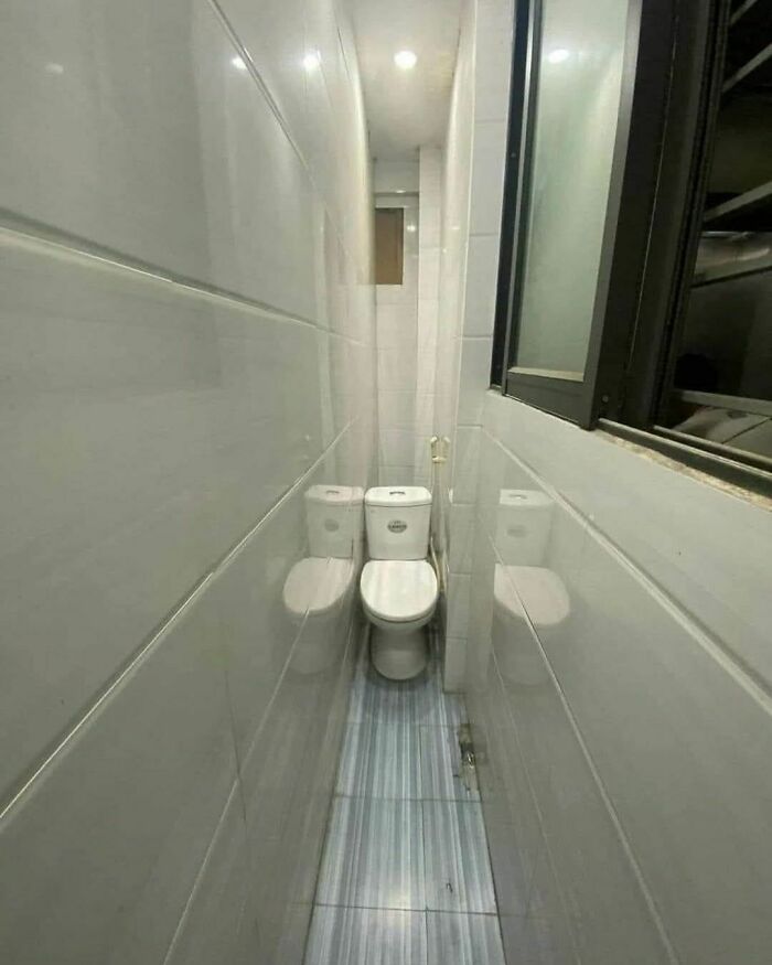 Toilets-With-Threatening-Auras-Pictures