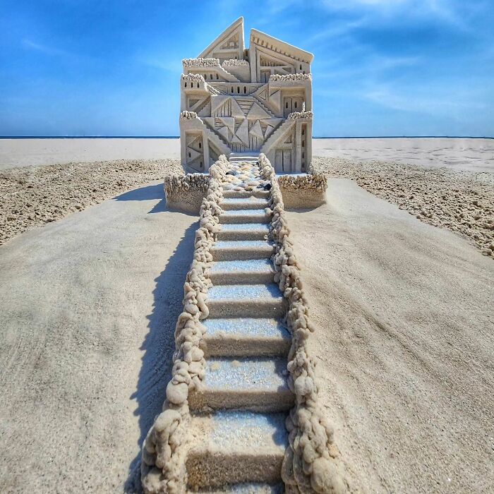 From Childhood Castles To Coastal Masterpieces: The Art Of Janel Hawkins' Sand Architectures (30 Pics)