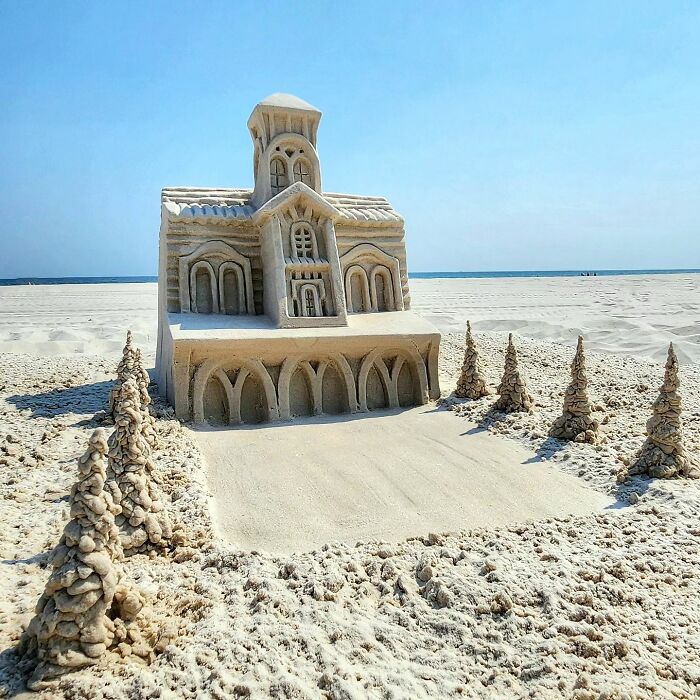 From Childhood Castles To Coastal Masterpieces: The Art Of Janel Hawkins' Sand Architectures (30 Pics)