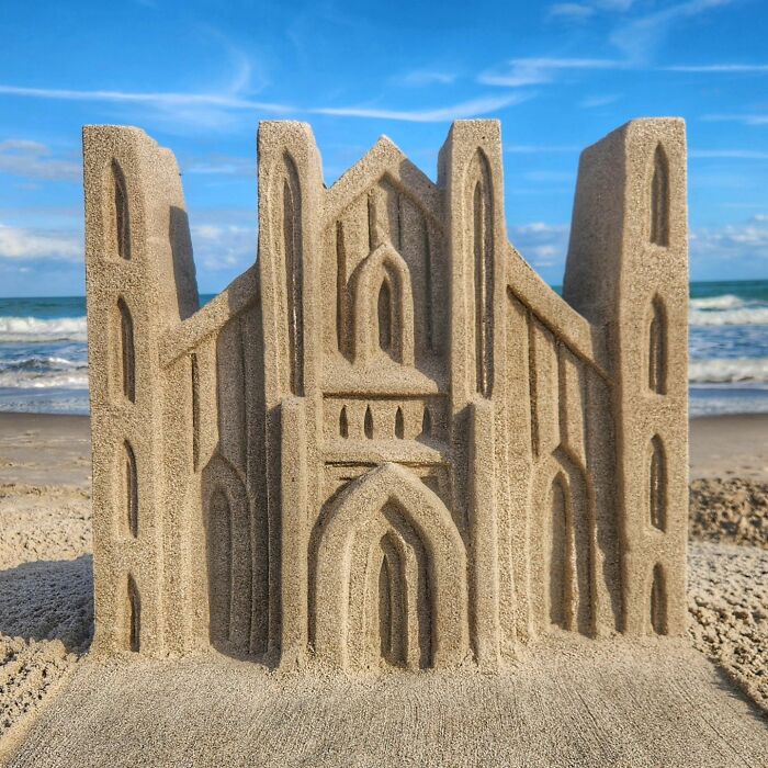 From Childhood Castles To Coastal Masterpieces: The Art Of Janel Hawkins' Sand Architectures (30 Pics)