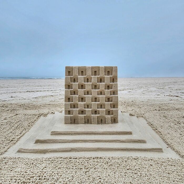 From Childhood Castles To Coastal Masterpieces: The Art Of Janel Hawkins' Sand Architectures (30 Pics)