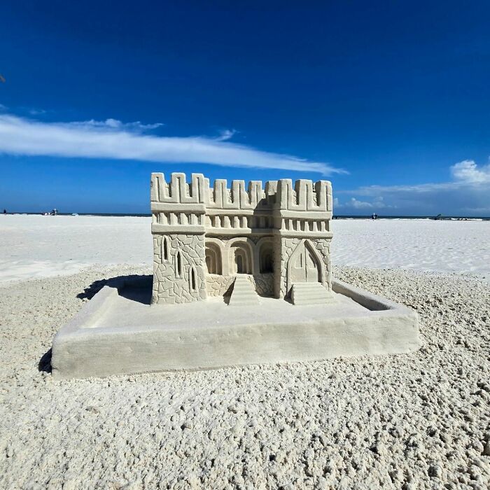 From Childhood Castles To Coastal Masterpieces: The Art Of Janel Hawkins' Sand Architectures (30 Pics)