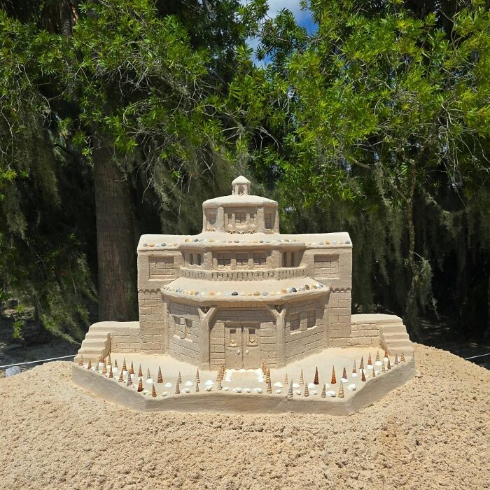 From Childhood Castles To Coastal Masterpieces: The Art Of Janel Hawkins' Sand Architectures (30 Pics)