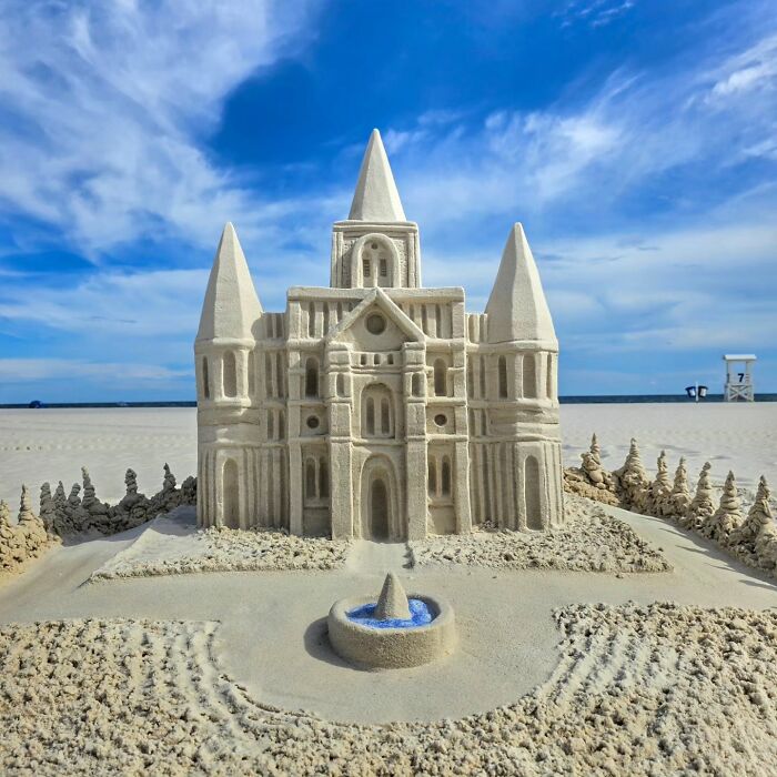 From Childhood Castles To Coastal Masterpieces: The Art Of Janel Hawkins' Sand Architectures (30 Pics)