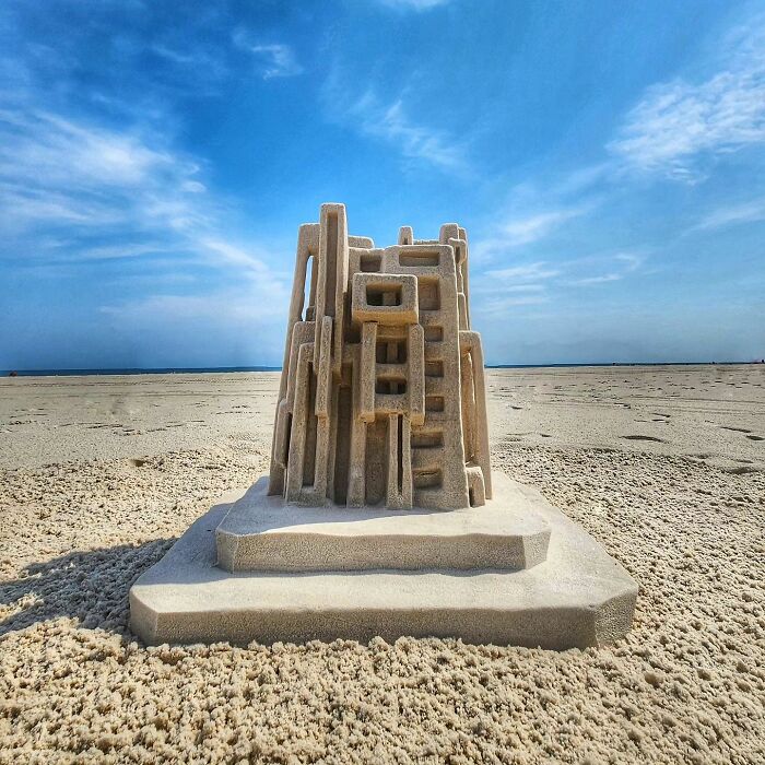 From Childhood Castles To Coastal Masterpieces: The Art Of Janel Hawkins' Sand Architectures (30 Pics)