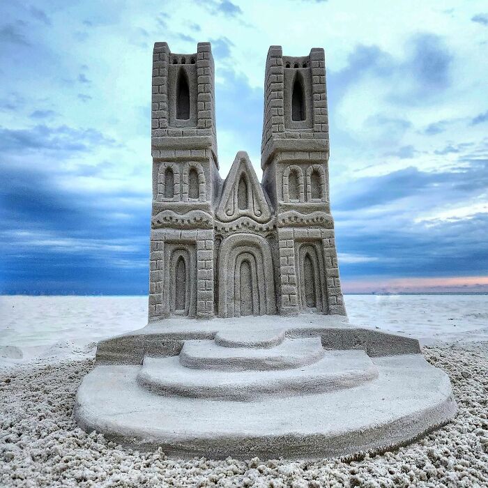 From Childhood Castles To Coastal Masterpieces: The Art Of Janel Hawkins' Sand Architectures (30 Pics)