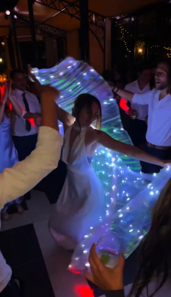 This French Couple Had An Unexpected Surprise For Their Guests A Few Hours Before Their Wedding