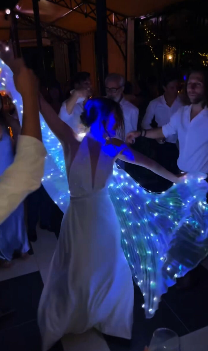 This French Couple Had An Unexpected Surprise For Their Guests A Few Hours Before Their Wedding