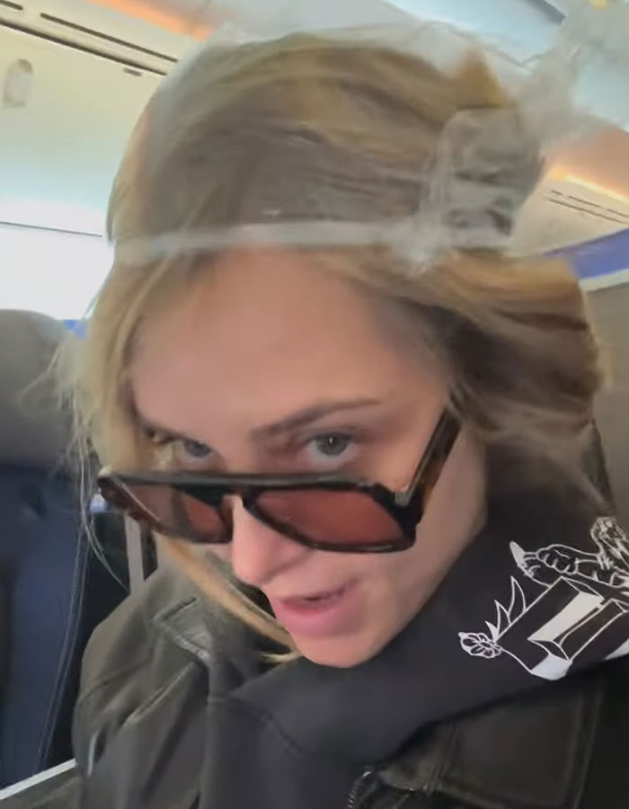 "What Is Wrong With You?": Fans Slam Jenny Mollen After She Got On A Plane With Lice