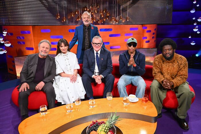 “How Rude”: Pharrell Williams Slammed For “Disrespectful” Fashion Choice On The Graham Norton Show