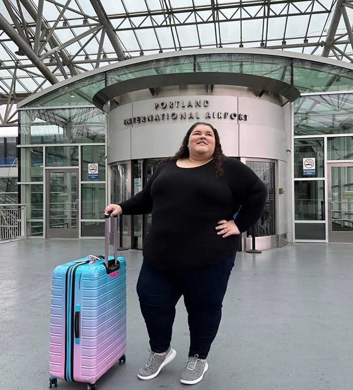 Plus-Size Activist Issues Demand For Free Extra Seats For "Fat" Fliers, Sparks Outrage