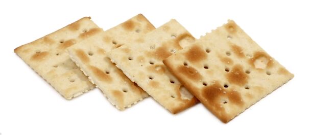 Saltine-Crackers_s-67335bdf5716d.jpg