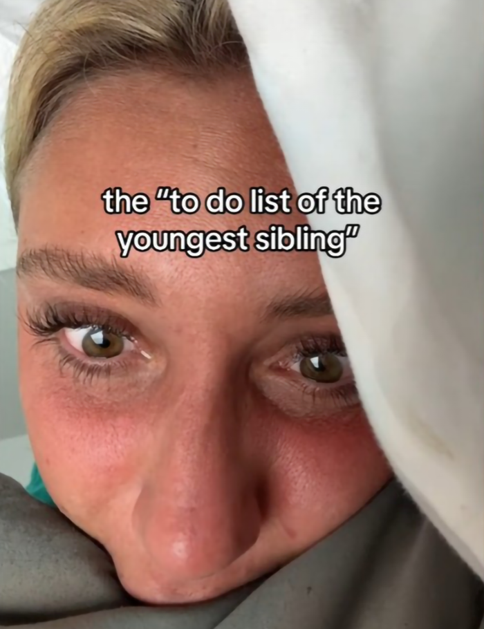 "To-Do List Of Youngest Sibling" Trend Is Making Everyone Tear Up