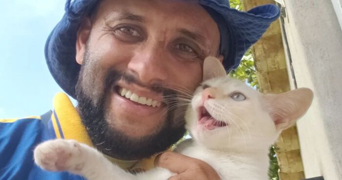 Breaking Stereotypes: 44 Selfies This Mailman Took With All The Animals He Befriended On His Route (New Pics)