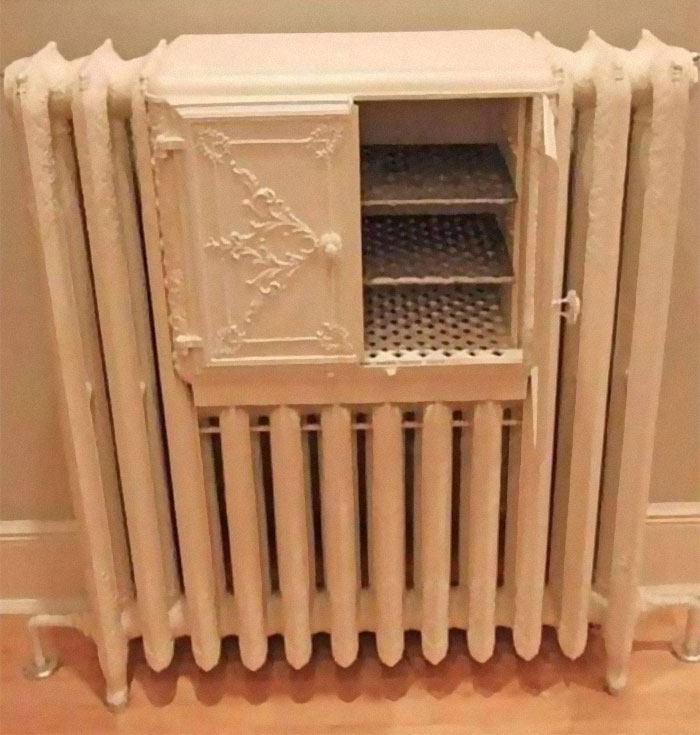 Radiator With A Bread Warmer