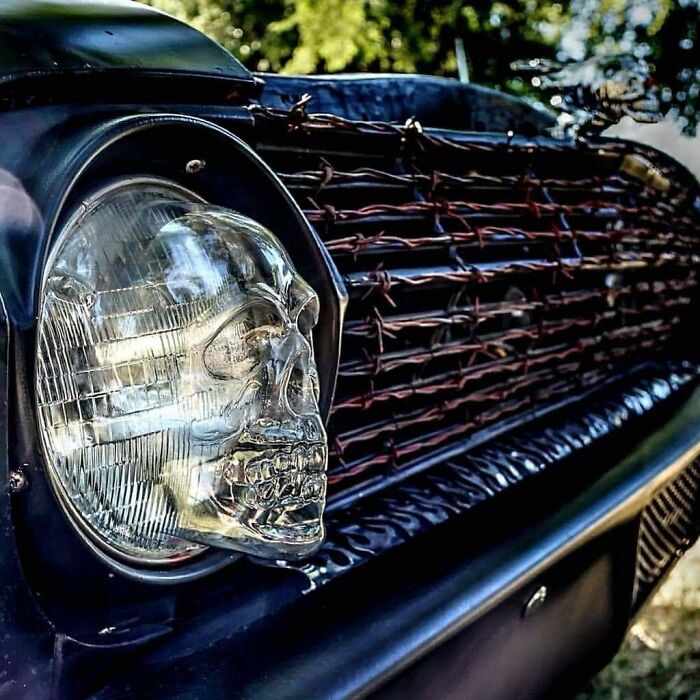 It Looks Cool, But There's No Way A Barbed Wire Grille Passes A State Safety Inspection