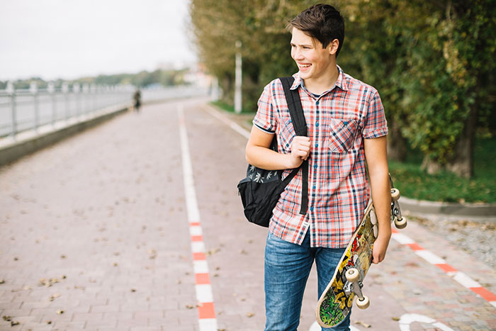 Bro’s Chronic Lateness Affects Whole Family, Livid Sibling Decides To Do The Same To Him