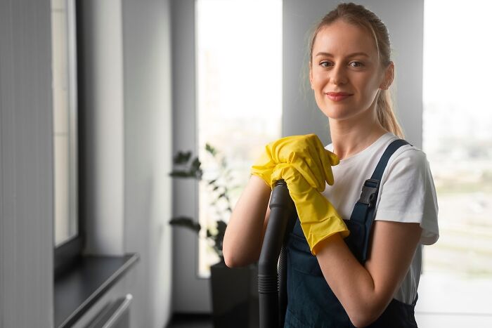 Woman Thinks Her Housekeeper Is Being "Absurd" Over Not Daring To Work In Her Home As They Have Lice