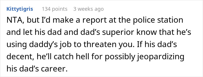 Comment about dealing with a food-thieving roommate by reporting to the police, gaining 134 points.