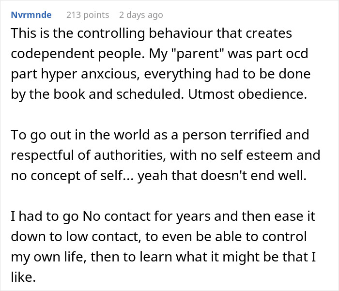 Dad Seriously Considers Divorce After Teacher Points Out That His Son Doesn’t Know How To Play