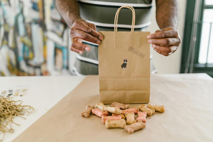 Woman Lets Lunch-Stealing Coworkers Eat Dog Food For 6 Months, Proudly Announces It During A Meeting