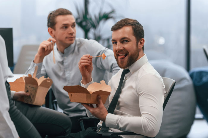 Woman Lets Lunch-Stealing Coworkers Eat Dog Food For 6 Months, Proudly Announces It During A Meeting