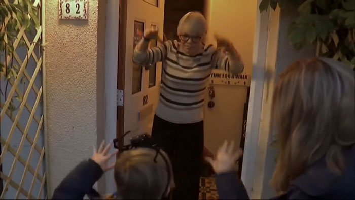 6YO Deaf Girl's Neighbors Learn Sign Language To Make Her Halloween Night "Incredibly Special"