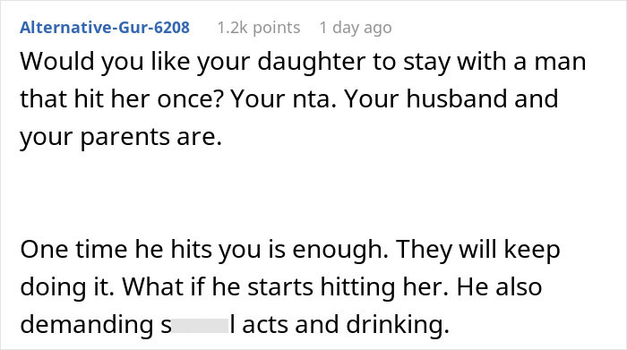 Reddit comment discussing family and relationship issues, mentioning a mom's refusal to share a college fund.