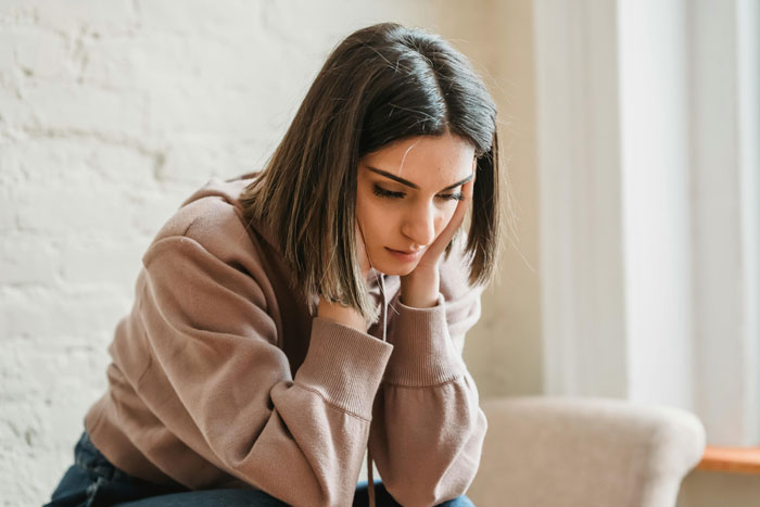 Man Ruins Wife’s Christmas Surprise By Talking About Her Pricey Gift, She Doesn’t Want It Anymore