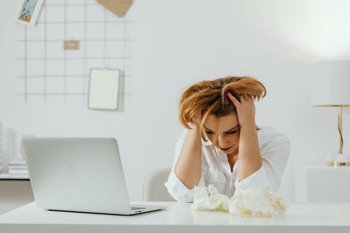 “I Feel So Unprotected”: GF Stumped To Find BF Still Shares Bed With Ex “Platonically,” Ends Things