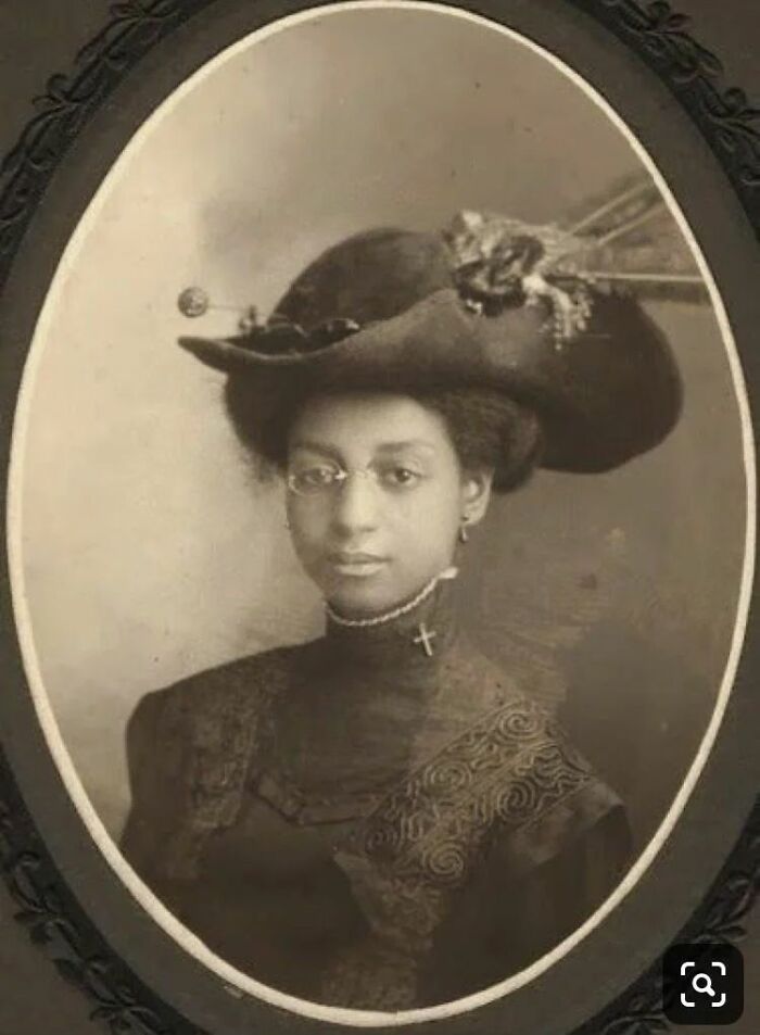 A Smartly Dressed Lady From Kentucky, C.1900