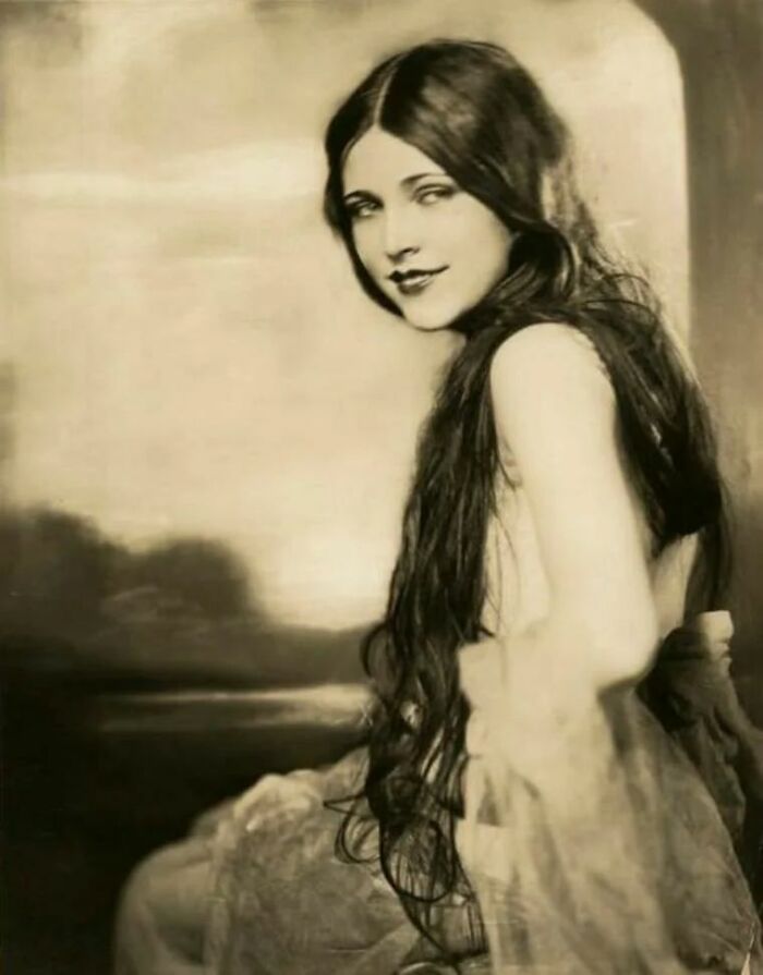 Lota Cheek, Winner Of A NYC Beauty Contest In 1922