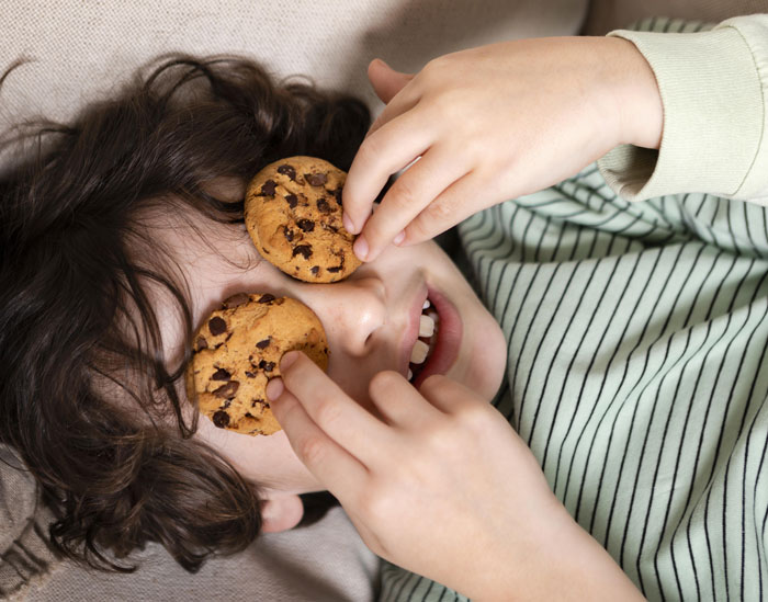 Woman Uncomfortable With Partner’s 12YO Son Getting Involved In Everything, Folks Open Her Eyes