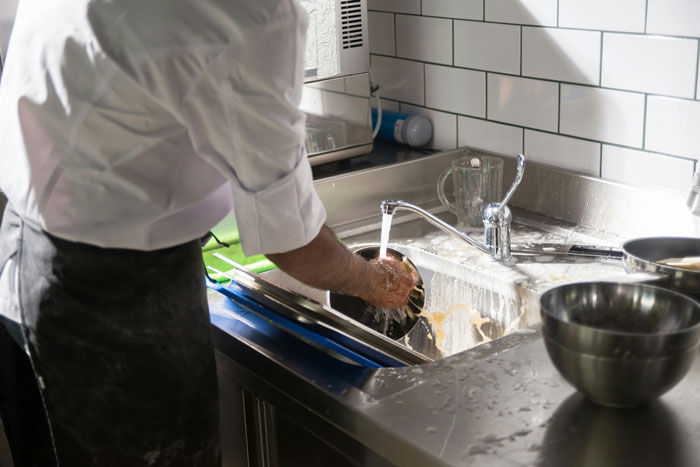 Husband Declares “You Cook, You Clean” Rule After Wife’s Pasta Tornado, Leaves Her Furious