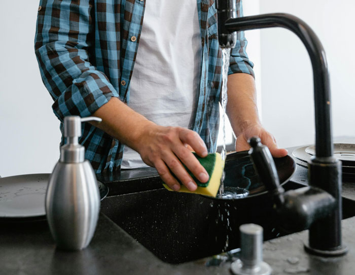 Husband Declares “You Cook, You Clean” Rule After Wife’s Pasta Tornado, Leaves Her Furious