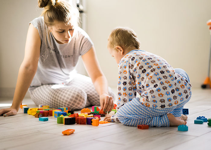 Kids Completely Wreck Aunt’s Apartment, Mom Gets Defensive When She Loses Her Free Babysitter