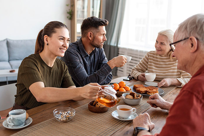 Woman Invites Herself And Husband To Sister’s Home, Expects Her To Make Major Lifestyle Changes